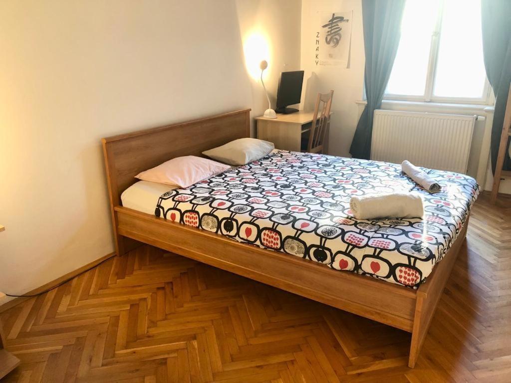 Chez Jitka Et Gautier - A Great Alternative To A Hotel Praga Esterno foto