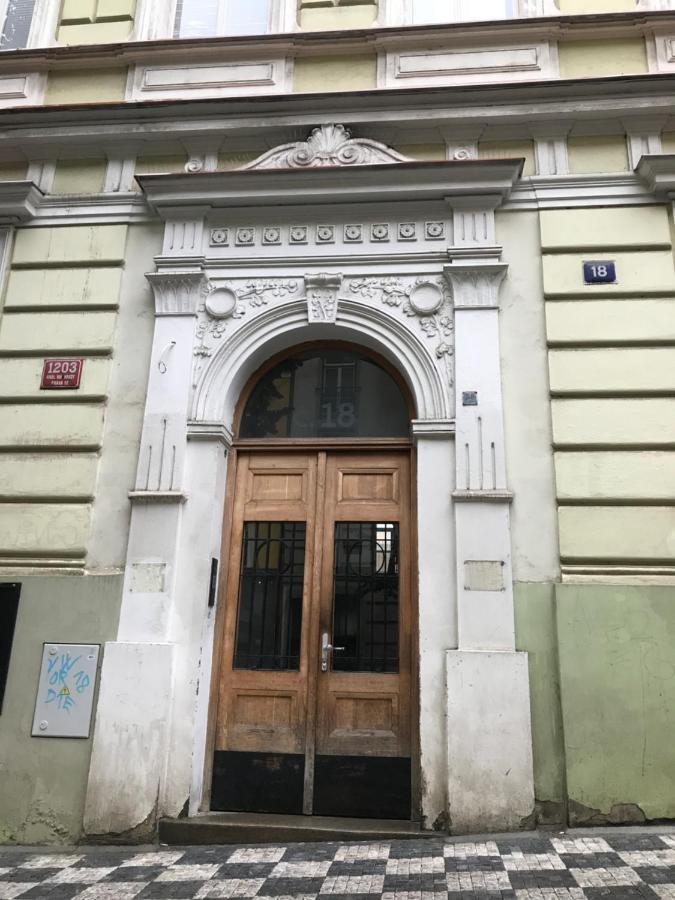 Chez Jitka Et Gautier - A Great Alternative To A Hotel Praga Esterno foto